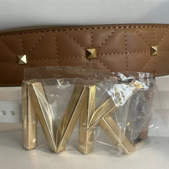 NEW Michael Kors Women's  Brown Leather Belt -with Gold Studs -  SizeM - Picture 3 of 4